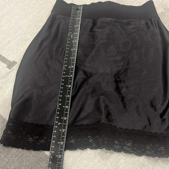 Vintage Lady Lynne support undergarment. slip w/lace hem! - Picture 7 of 8